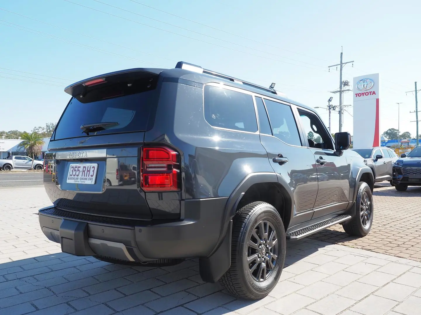 2025 Toyota Landcruiser Prado Gallery Image 8