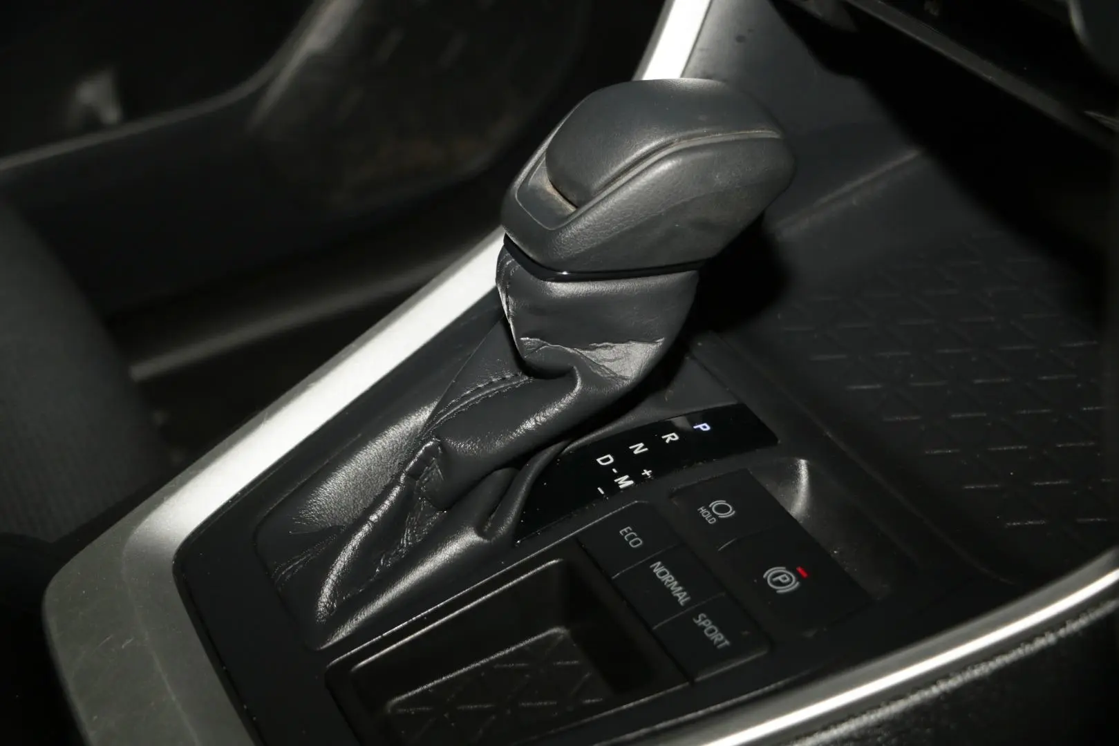 2024 Toyota RAV4 Gallery Image 12