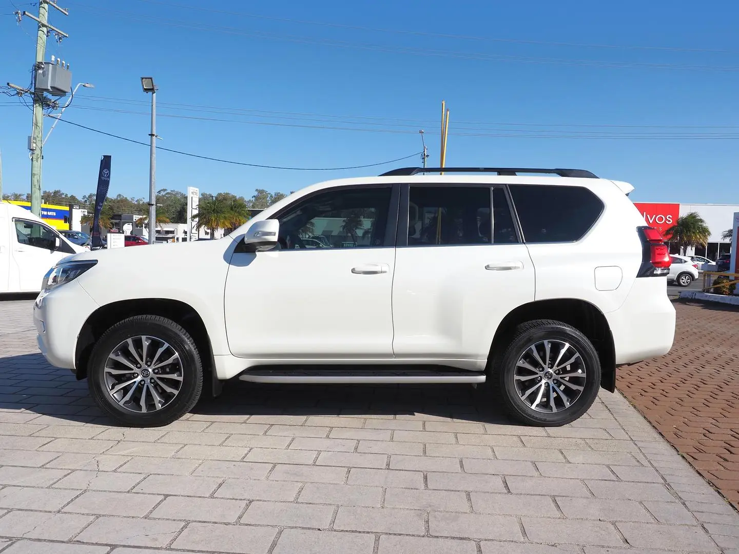 2022 Toyota Landcruiser Prado Gallery Image 9