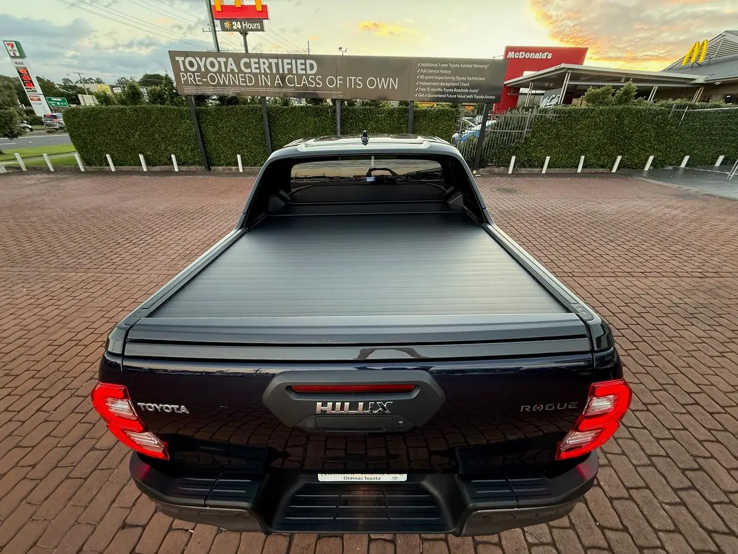 2022 Toyota Hilux Gallery Image 13