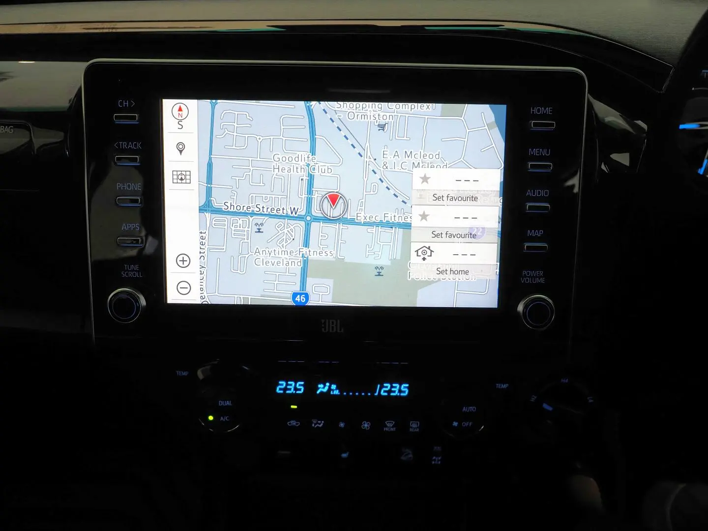 2022 Toyota Hilux Gallery Image 23