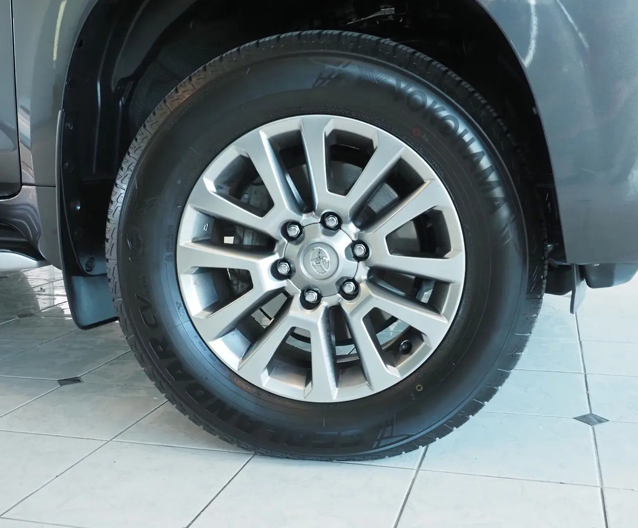 2021 Toyota Landcruiser Prado Gallery Image 16