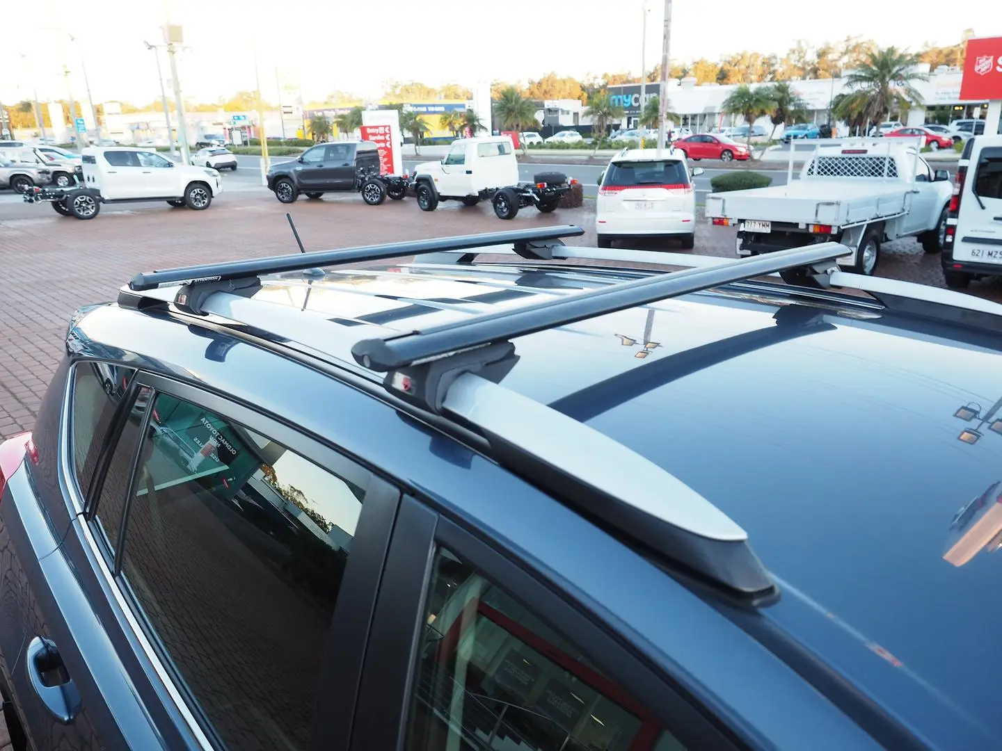 2013 Toyota RAV4 Gallery Image 9