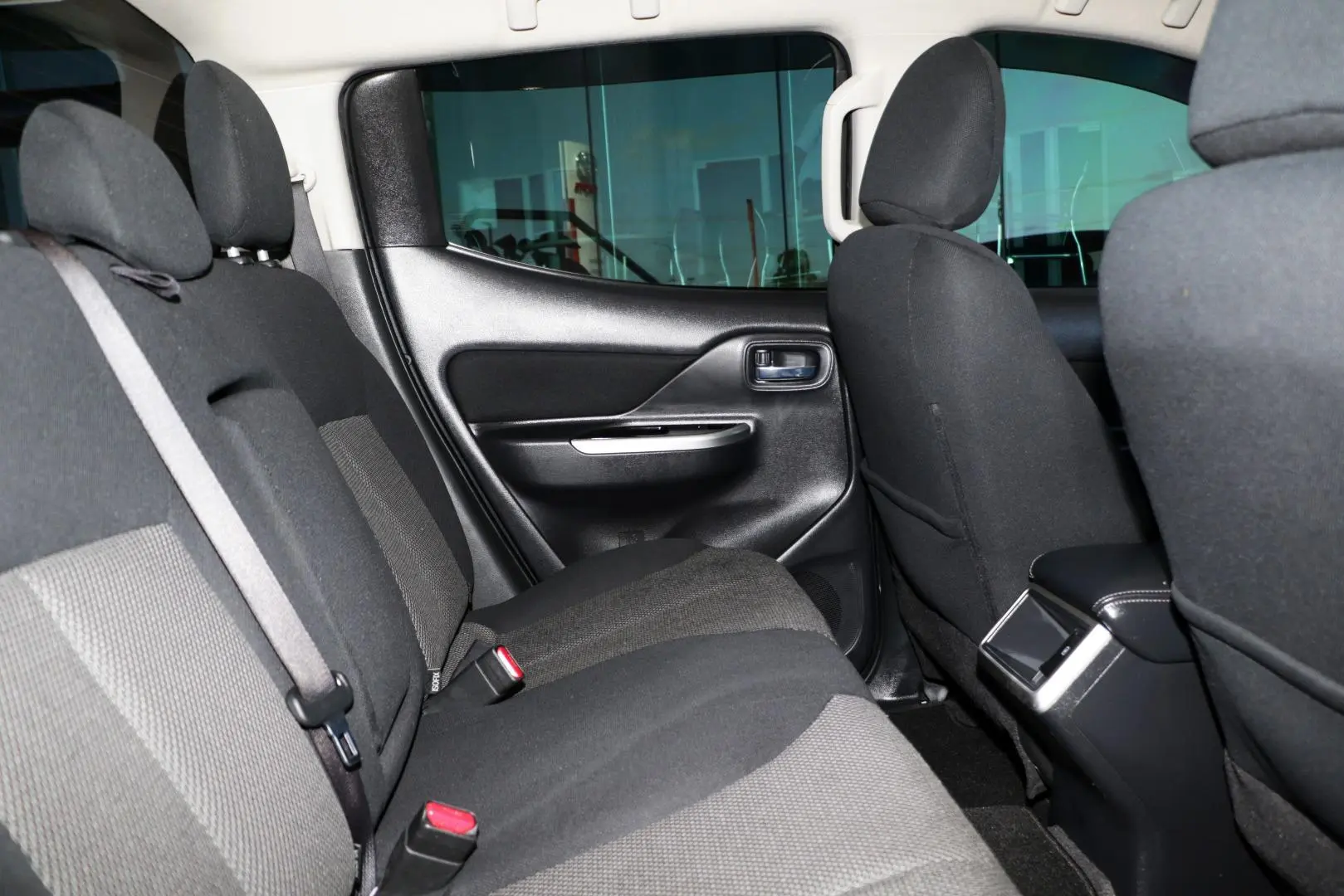 2022 Mitsubishi Triton Gallery Image 9