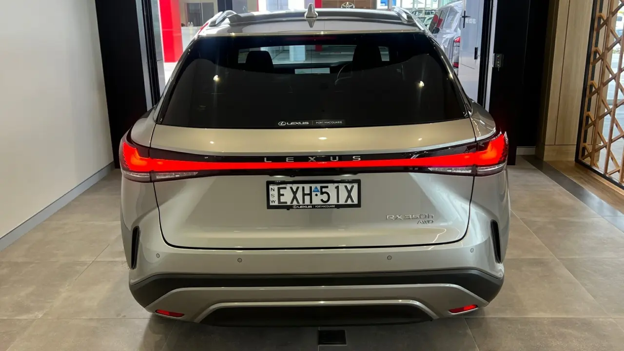 2022 Lexus RX350h Image 7