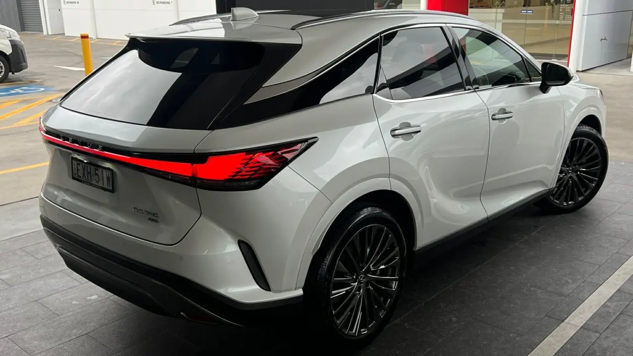 2022 Lexus RX350 Image 4