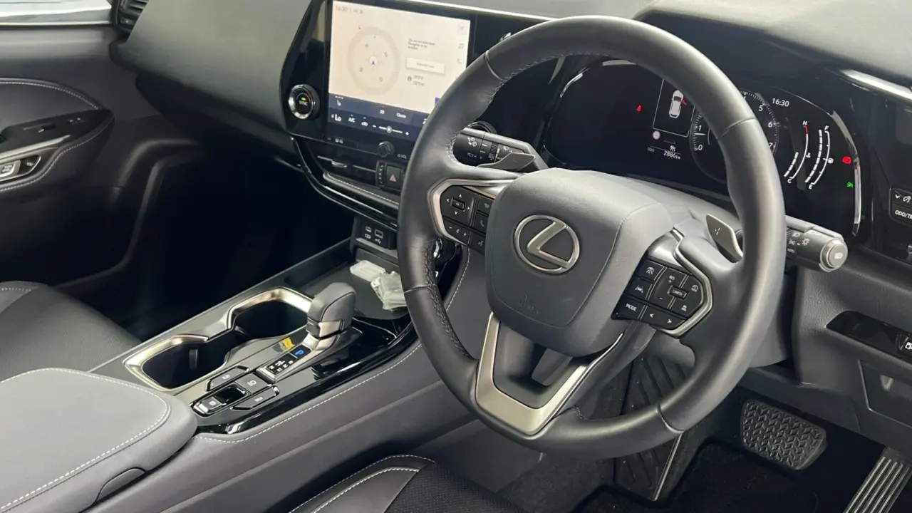 2022 Lexus NX250 Image 9