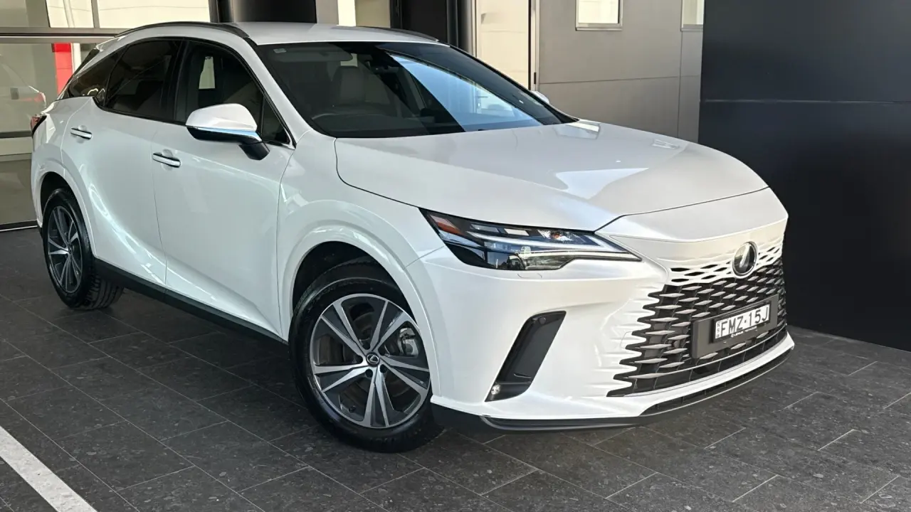 2023 Lexus RX350h Gallery Image 1