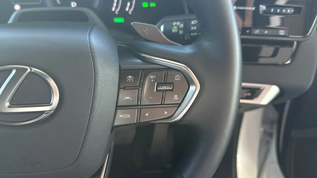 2023 Lexus RX350h Gallery Image 11
