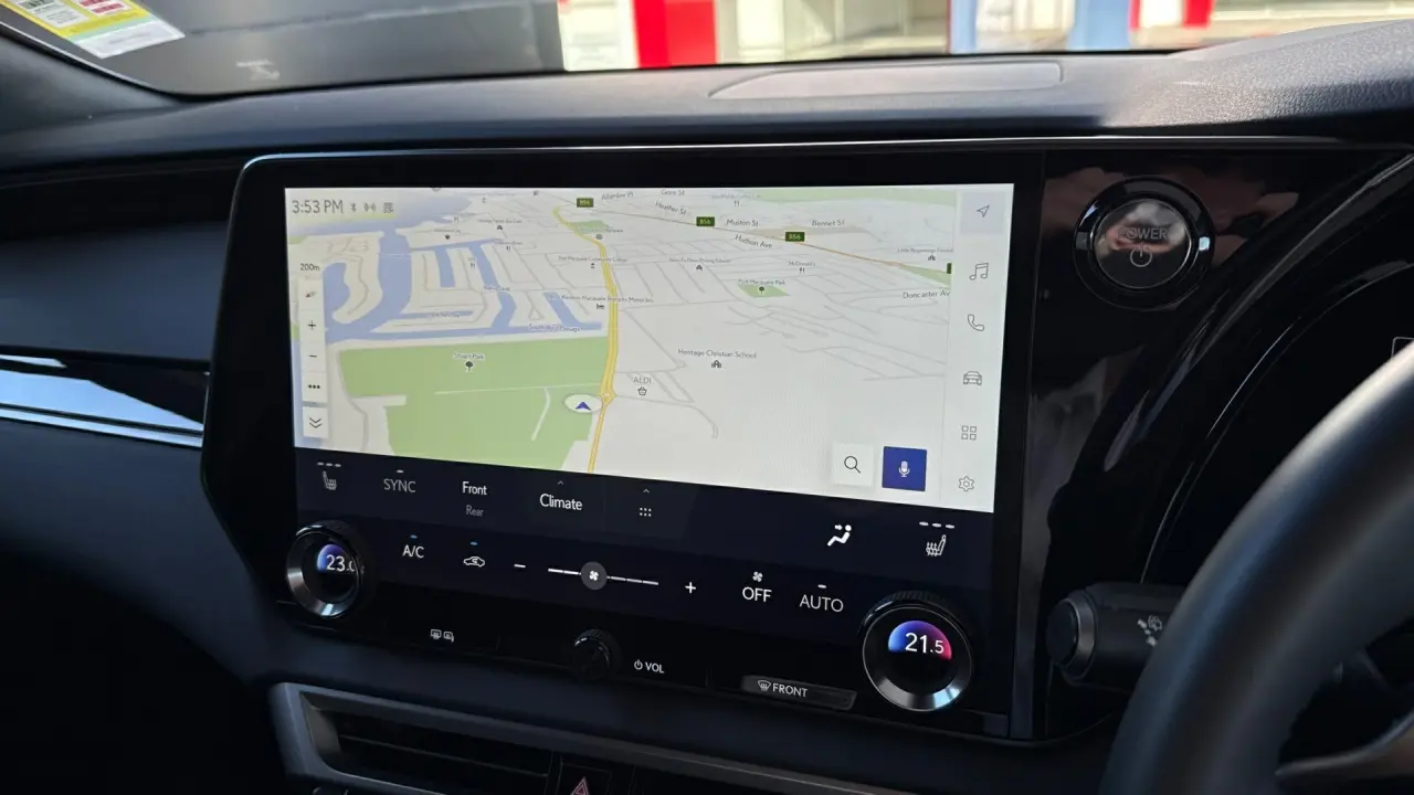 2023 Lexus RX350h Gallery Image 13