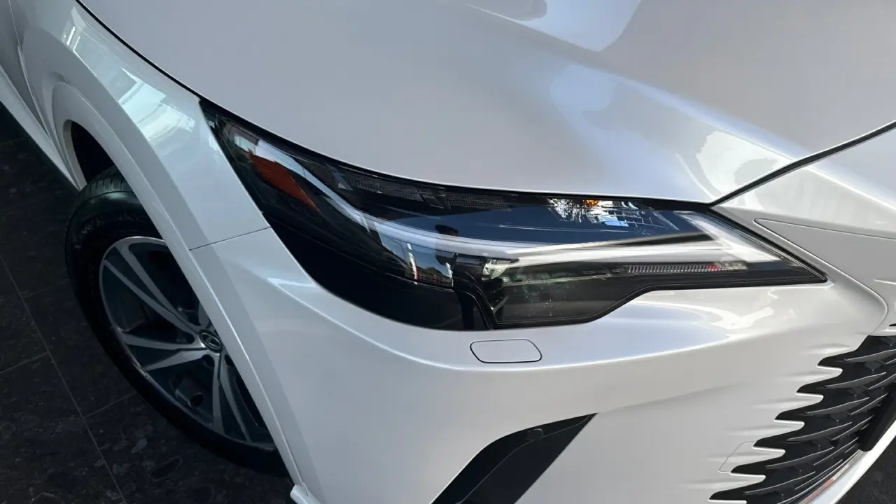 2023 Lexus RX350h Gallery Image 3