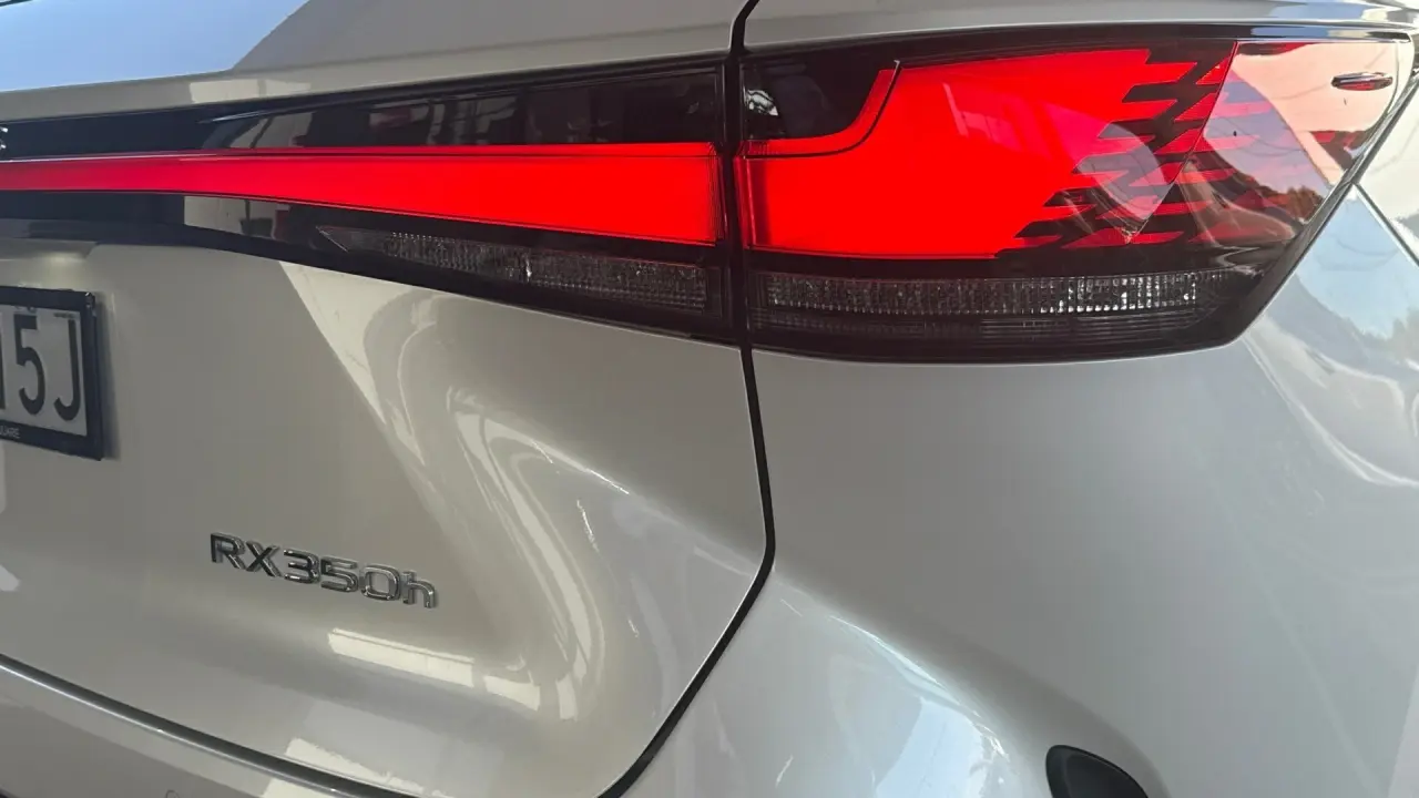 2023 Lexus RX350h Gallery Image 6