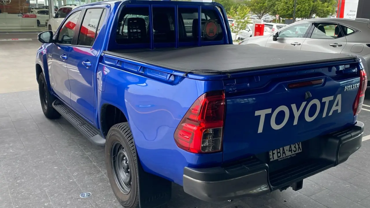 2023 Toyota Hilux Image 4