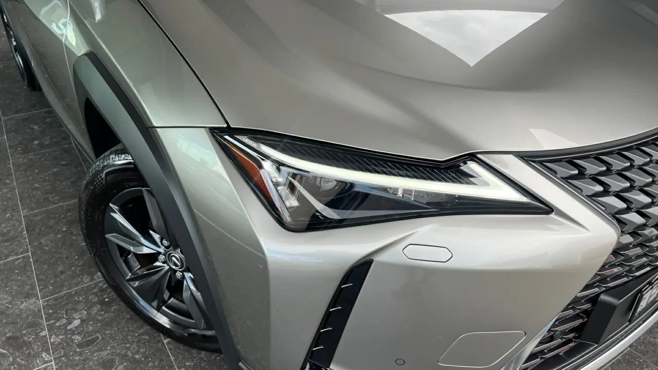 2024 Lexus Ux300h Gallery Image 3