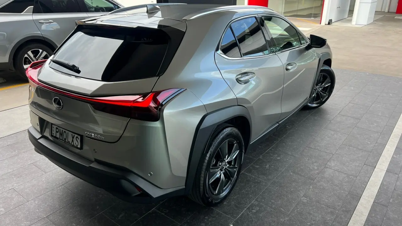 2024 Lexus Ux300h Gallery Image 4