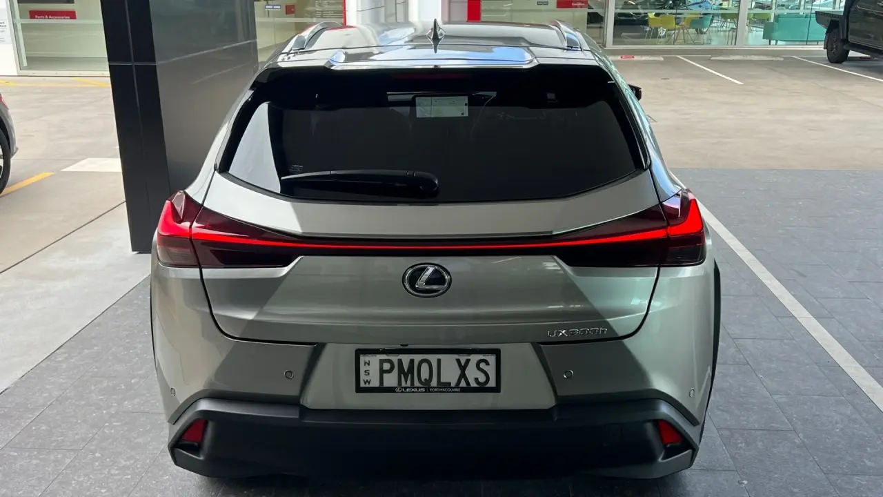 2024 Lexus Ux300h Gallery Image 5