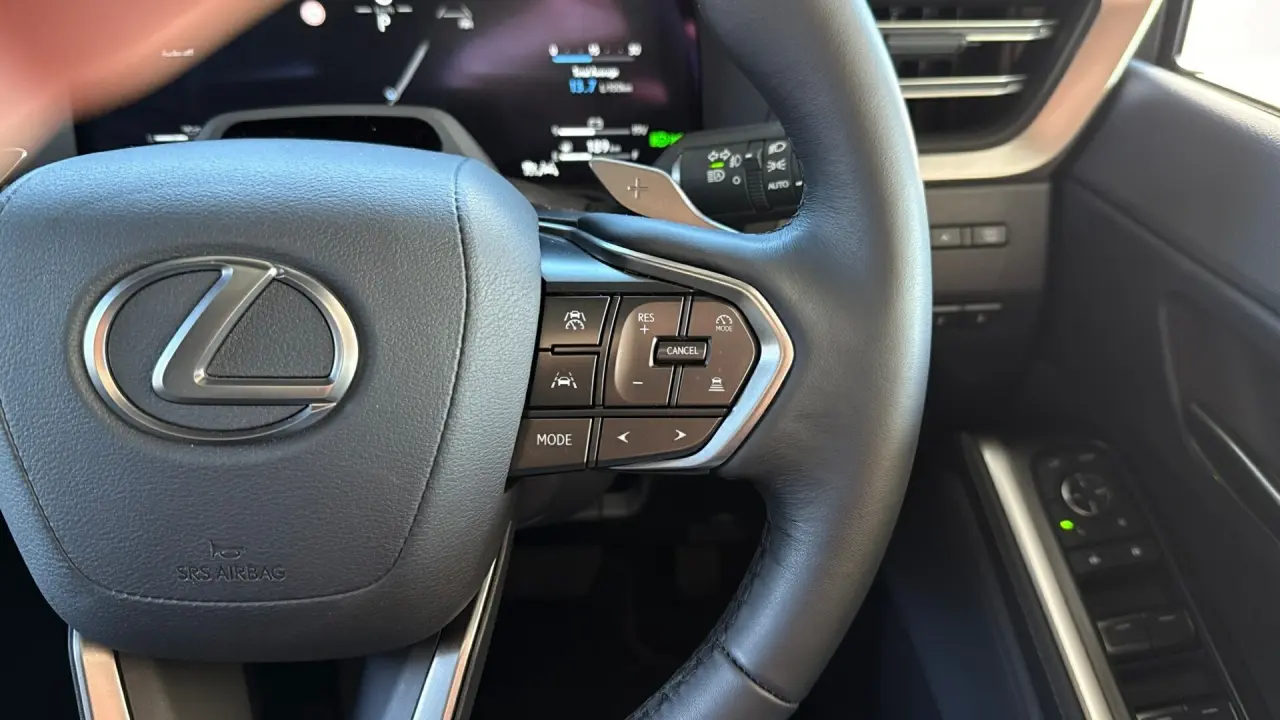 2025 Lexus GX550 Gallery Image 12