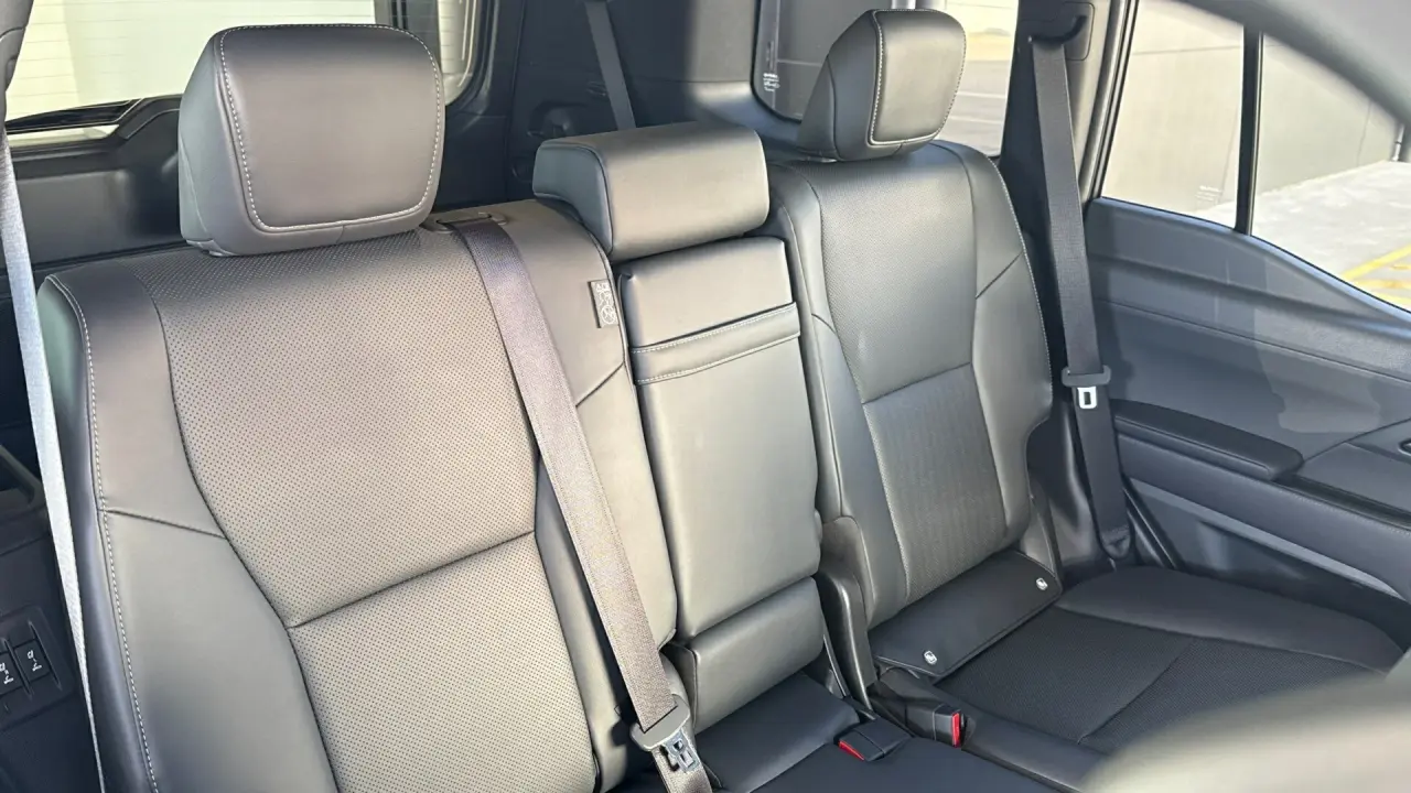 2025 Lexus GX550 Gallery Image 7