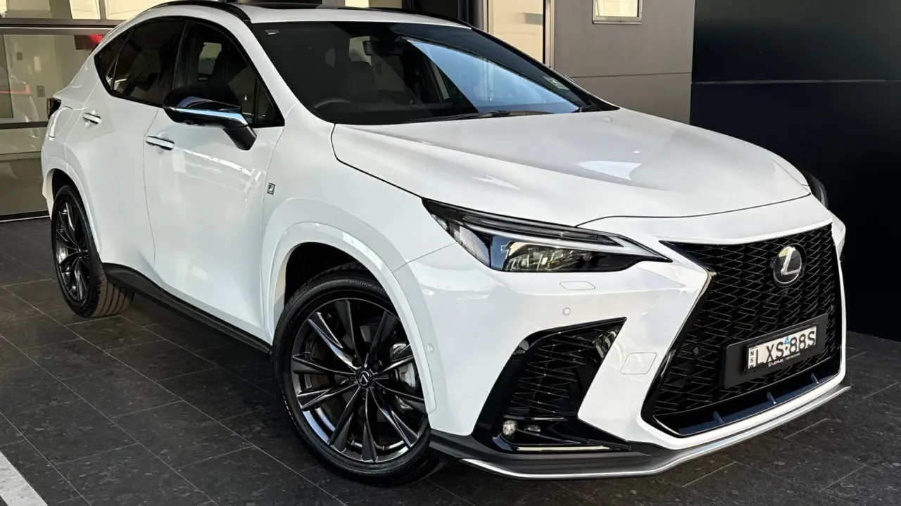2024 Lexus NX450h+ Gallery Image 1