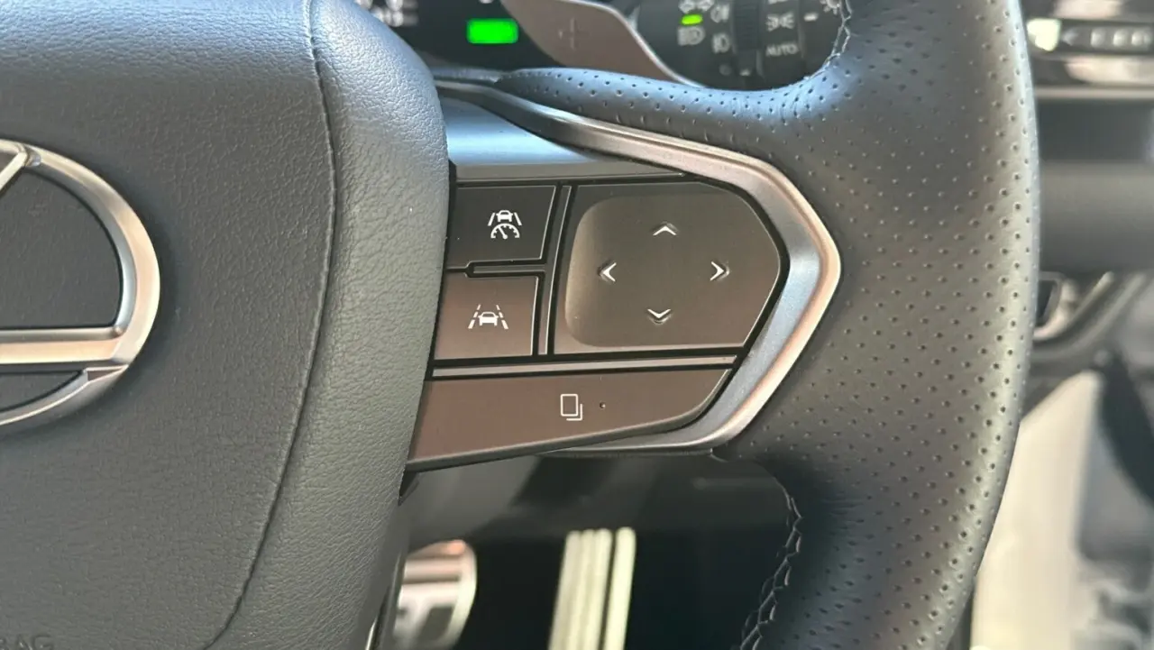 2024 Lexus NX450h+ Gallery Image 11