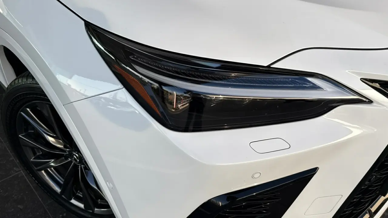 2024 Lexus NX450h+ Gallery Image 3