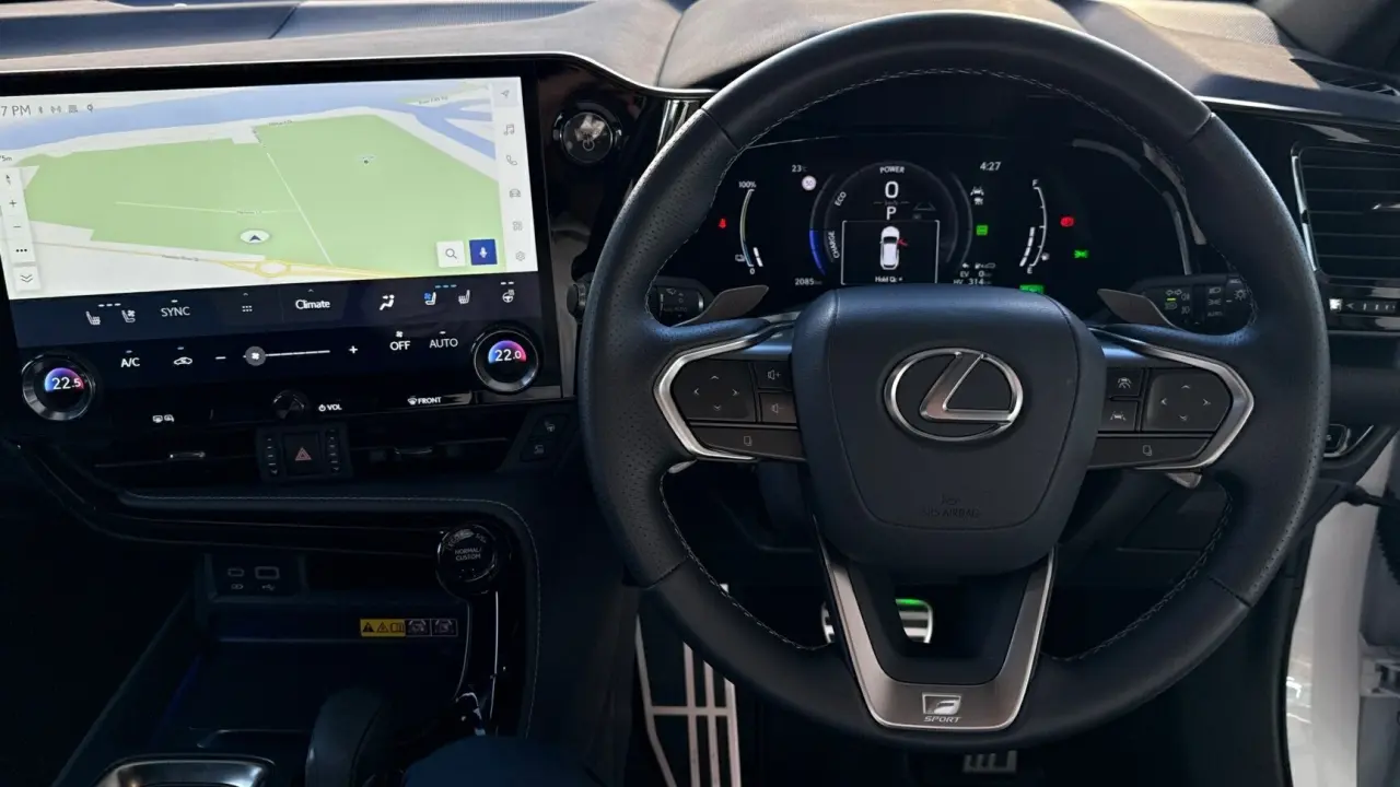 2024 Lexus NX450h+ Gallery Image 9