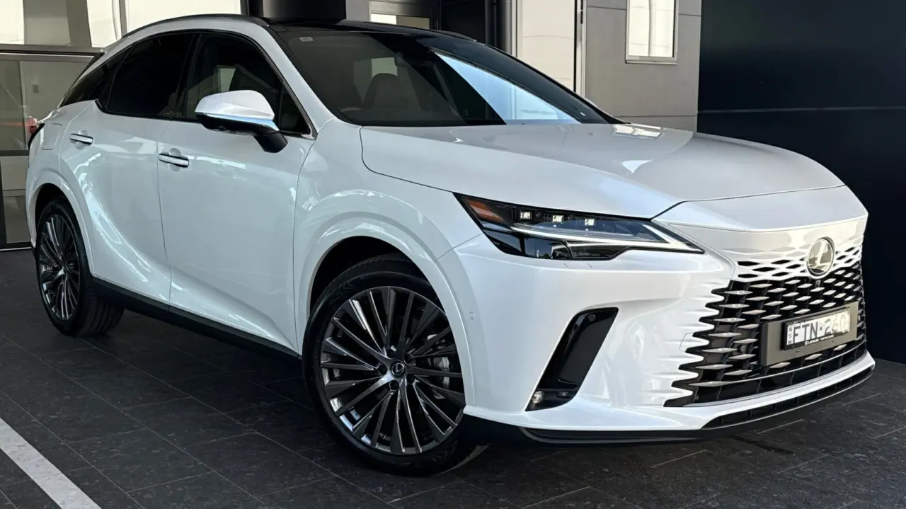 2025 Lexus RX450h+ Gallery Image 1