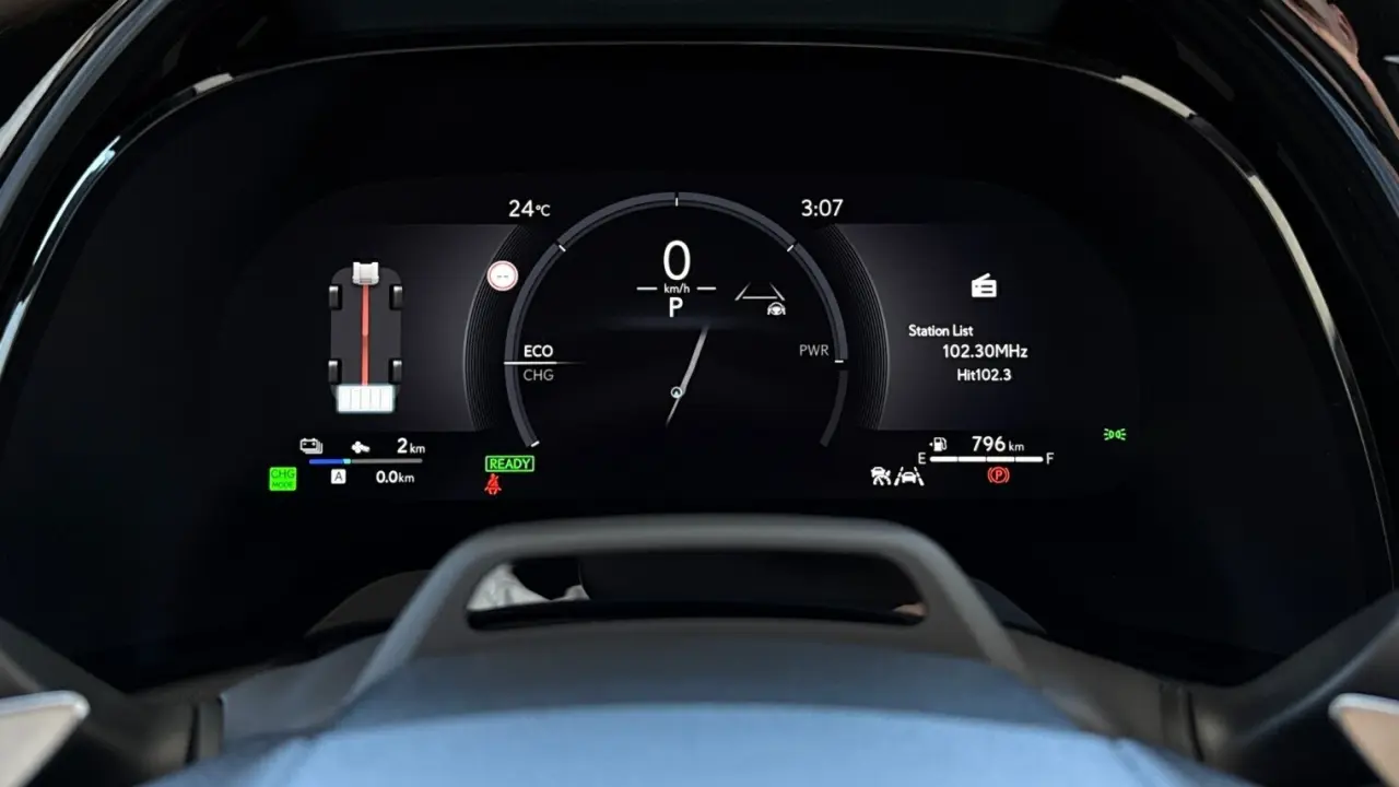 2025 Lexus RX450h+ Gallery Image 16