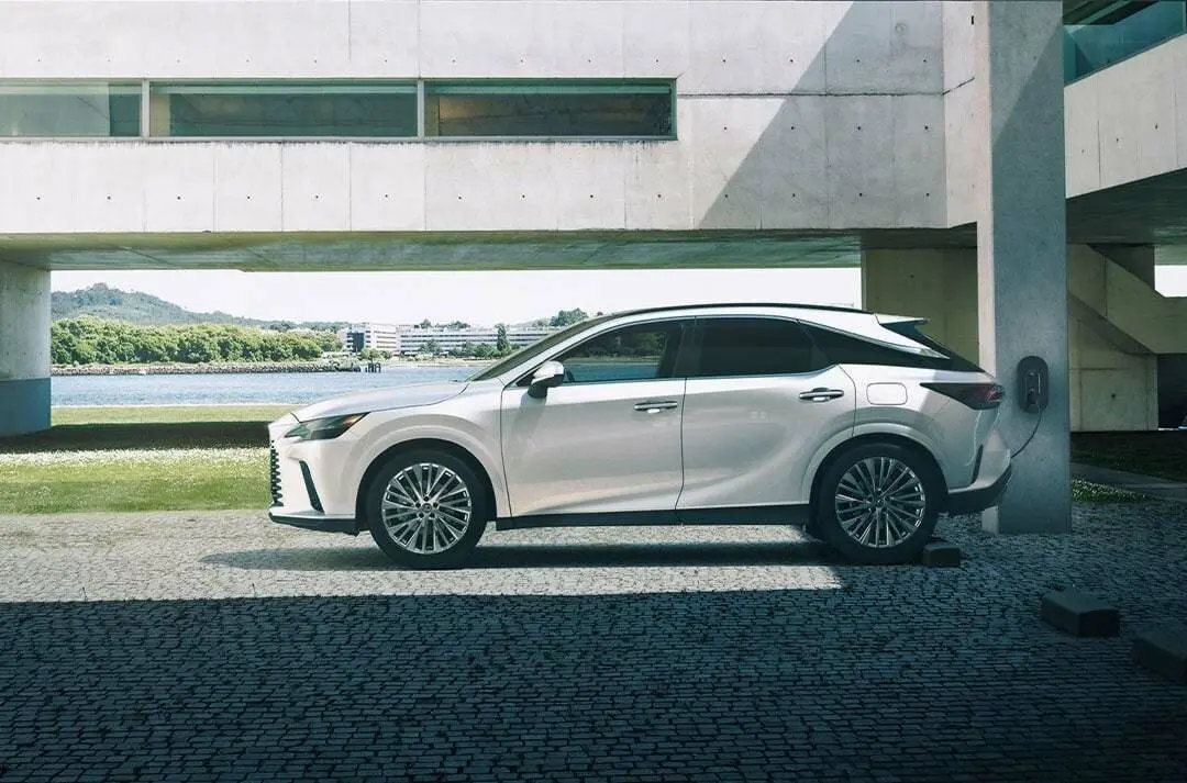 2025 Lexus RX450h+ Gallery Image 21