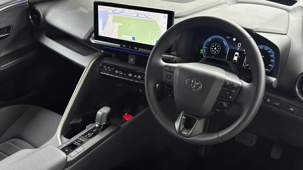 2025 Toyota C-HR Hybrid Gallery Image 11