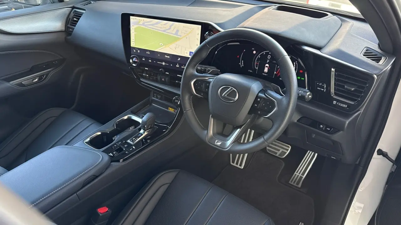 2025 Lexus NX350 Gallery Image 11