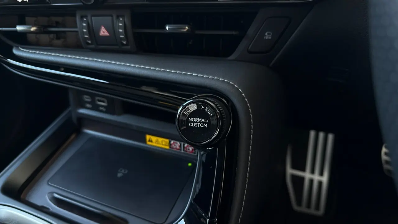 2025 Lexus NX350 Gallery Image 18