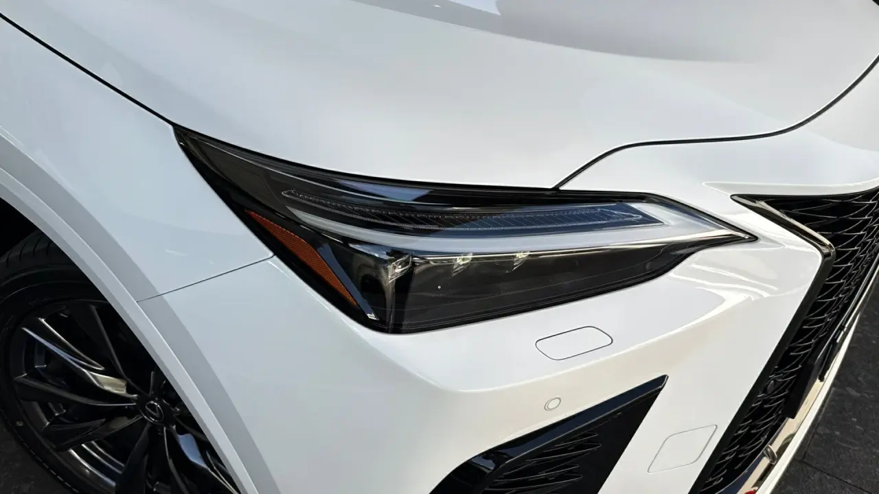 2025 Lexus NX350 Gallery Image 3