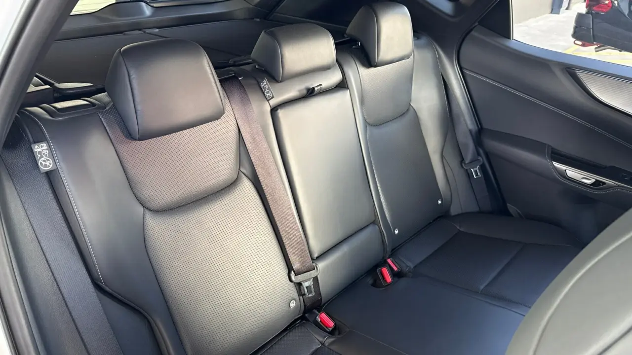 2025 Lexus NX350 Gallery Image 9