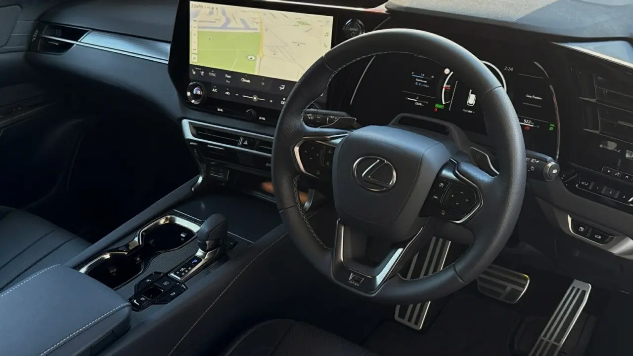 2025 Lexus RX500h Gallery Image 12