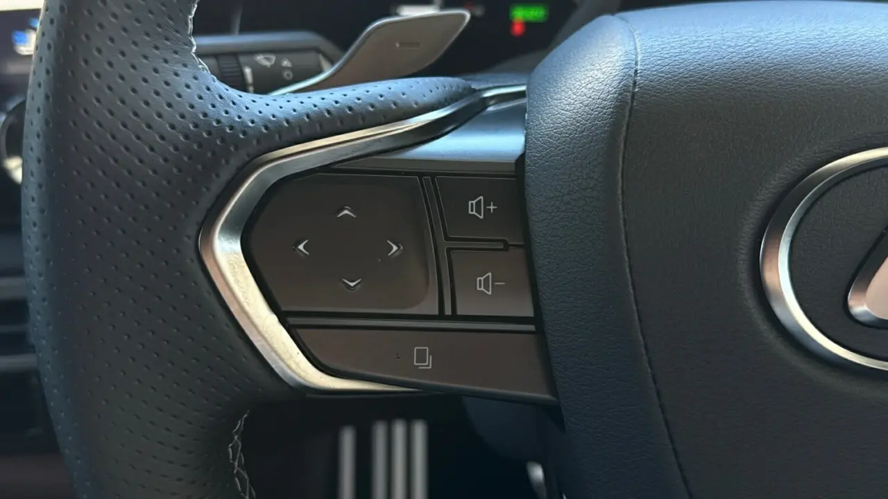 2025 Lexus RX500h Gallery Image 14