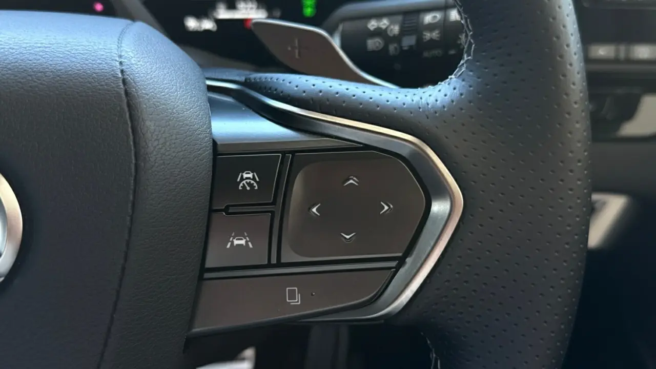 2025 Lexus RX500h Gallery Image 15