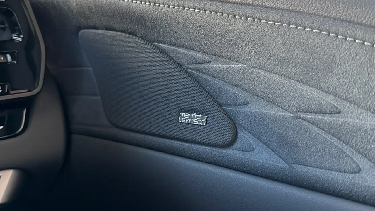 2025 Lexus RX500h Gallery Image 21