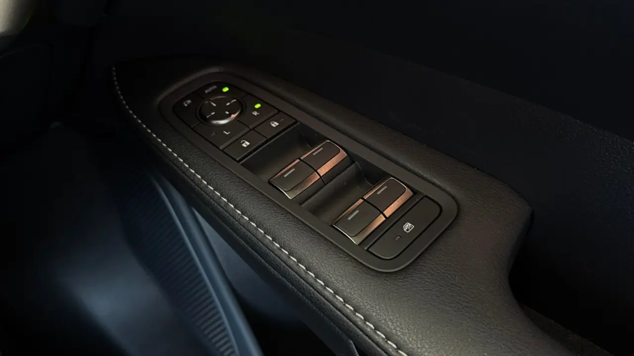 2025 Lexus RX500h Gallery Image 22