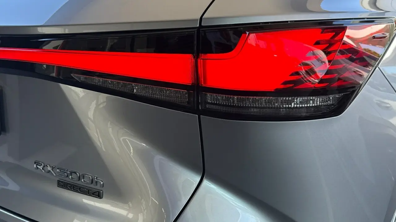 2025 Lexus RX500h Gallery Image 7