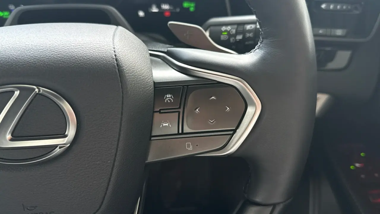 2025 Lexus RX450h+ Gallery Image 14