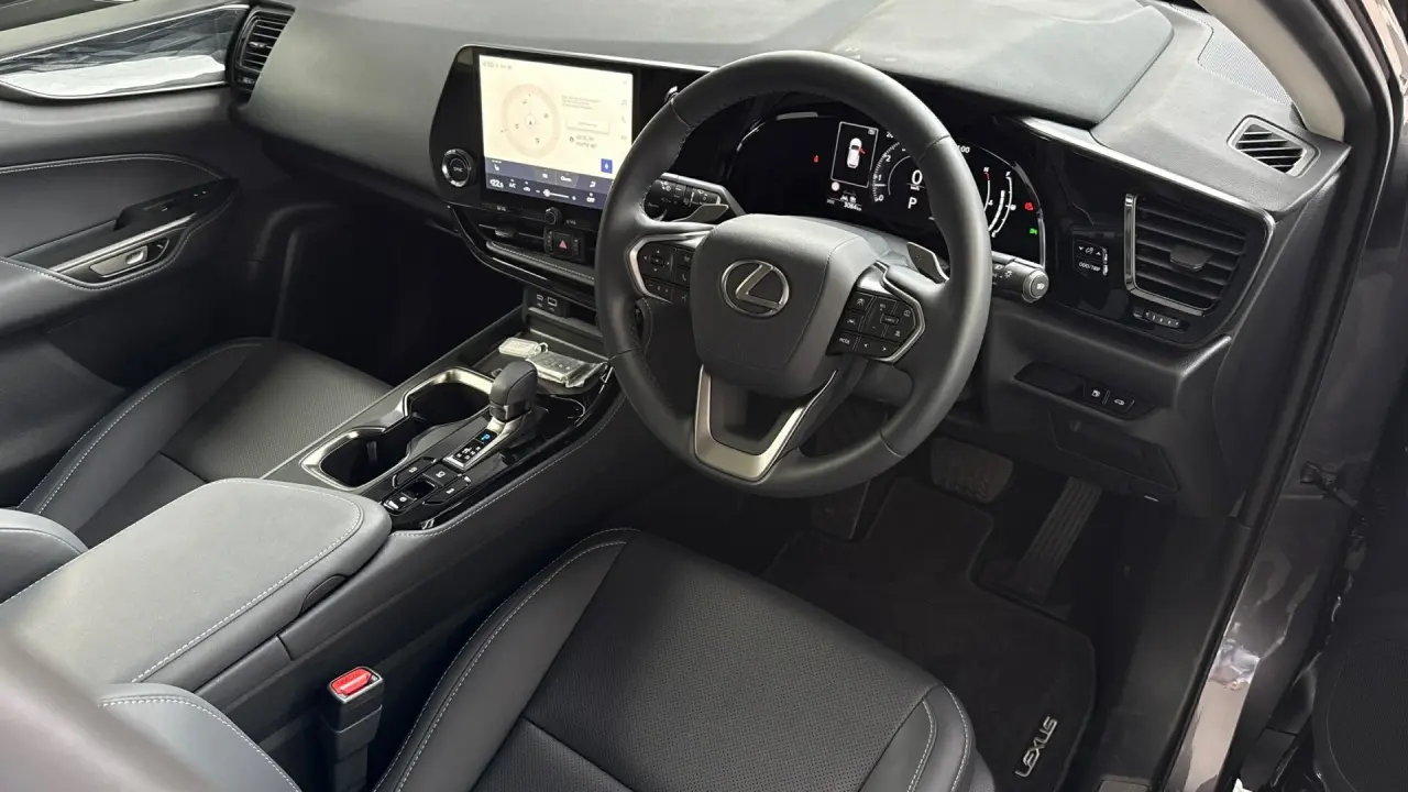 2025 Lexus NX250 Gallery Image 10