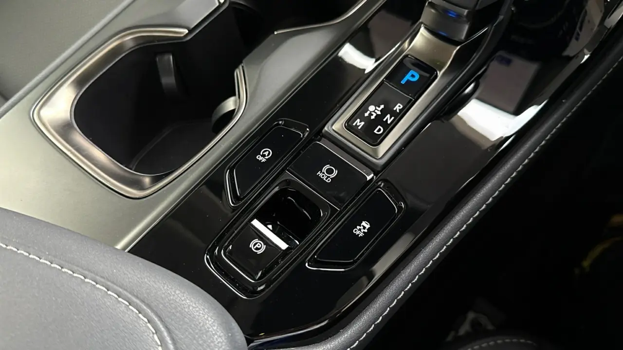 2025 Lexus NX250 Gallery Image 17