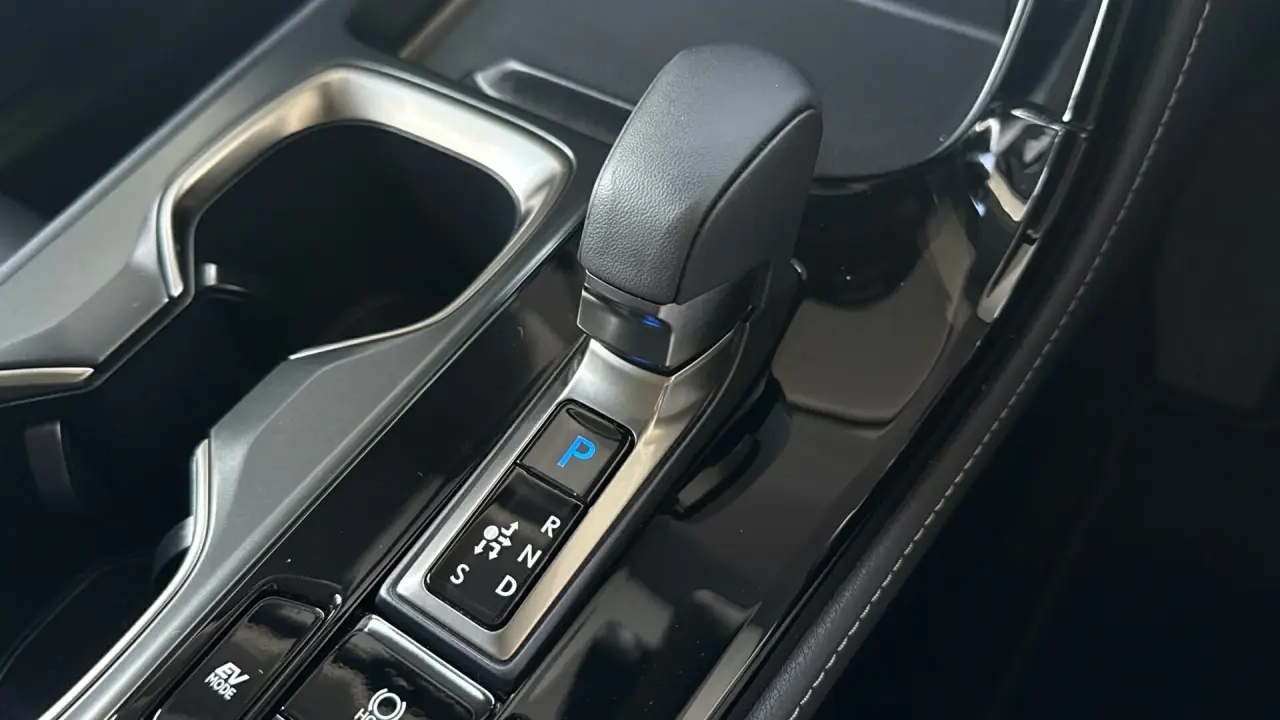 2025 Lexus NX350H Gallery Image 14