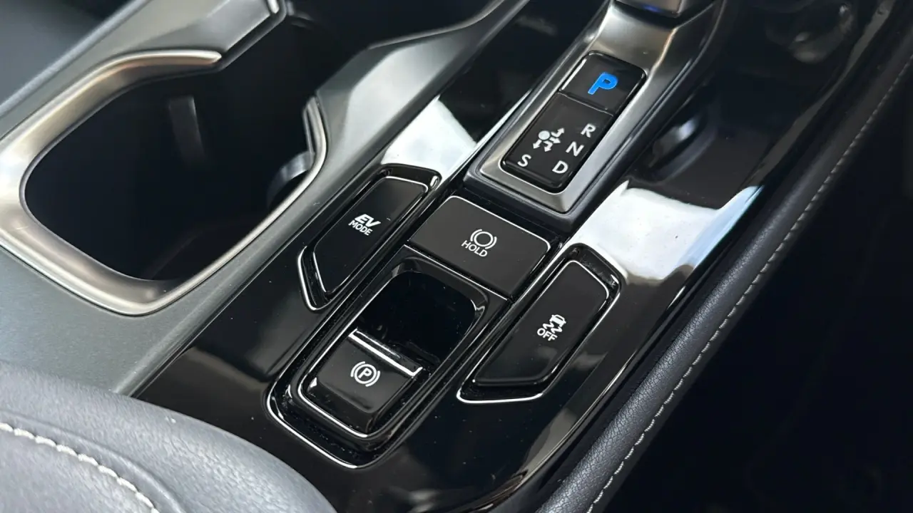 2025 Lexus NX350H Gallery Image 15