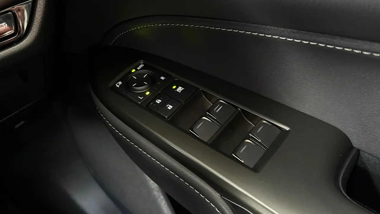 2025 Lexus NX350H Gallery Image 16