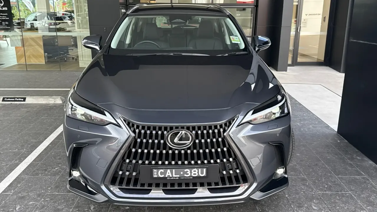 2025 Lexus NX350H Gallery Image 2