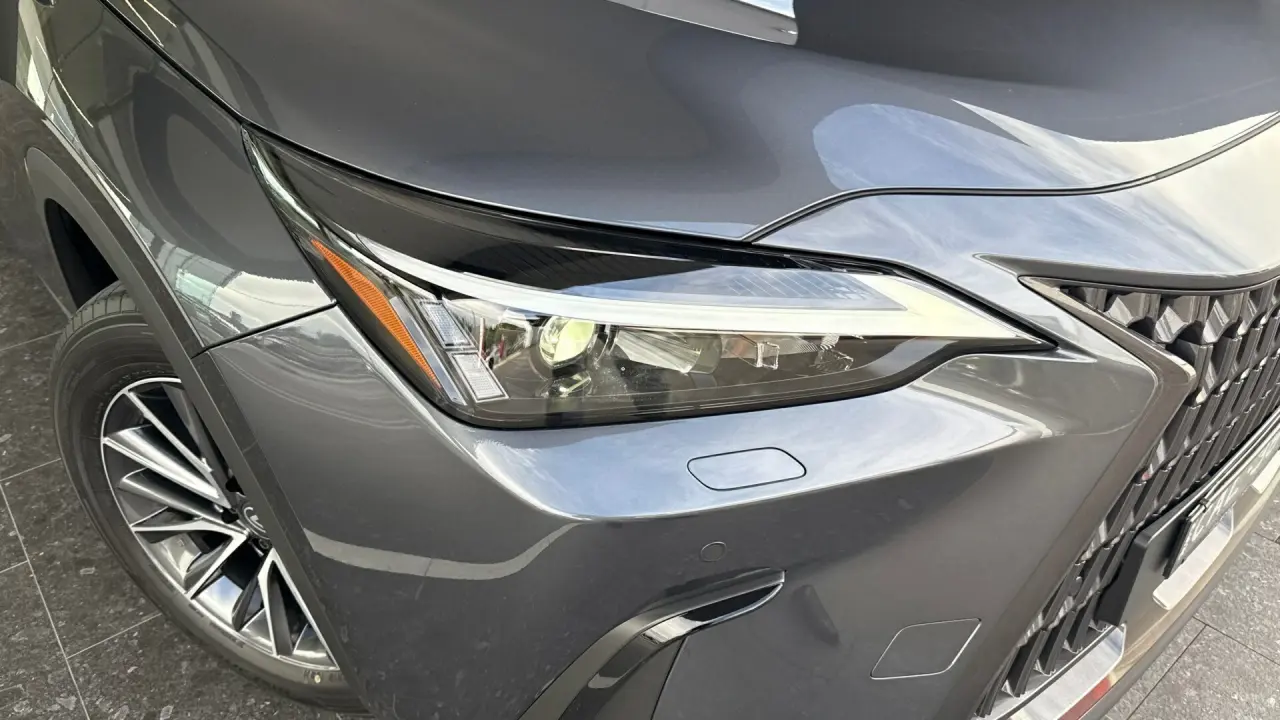 2025 Lexus NX350H Gallery Image 3