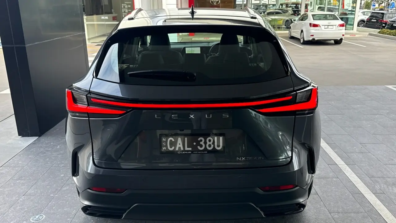 2025 Lexus NX350H Gallery Image 5