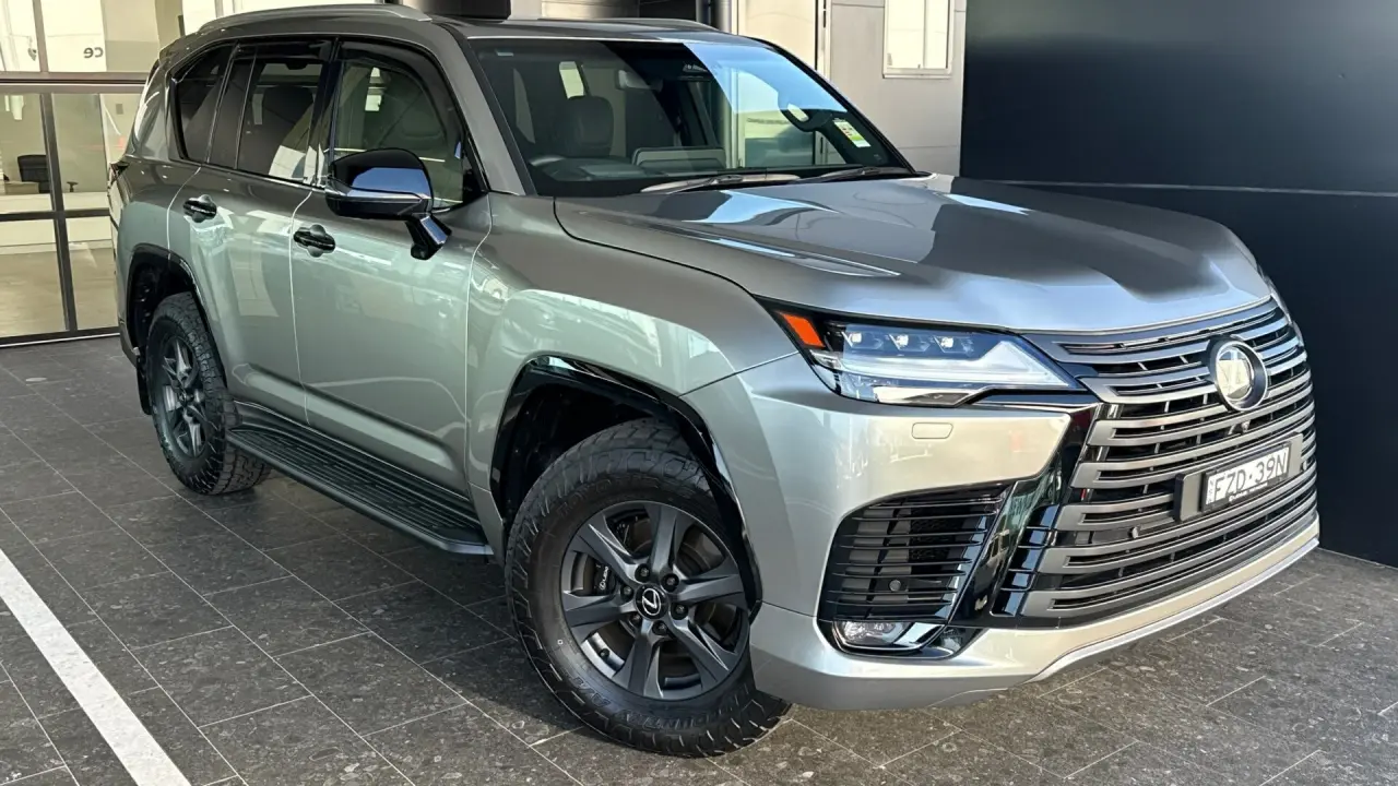 2025 Lexus LX500d Gallery Image 1